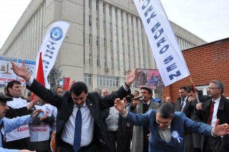 Kamu çalışanları, iş bırakma eylemi yaptı