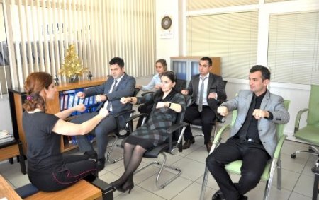 Kamu çalışanları ‘İşyeri egzersizleri’ ile sağlıklarını koruyacak