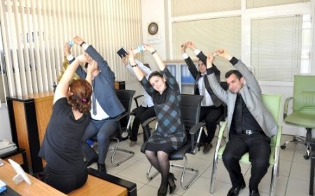 Kamu çalışanları ‘İşyeri egzersizleri’ ile sağlıklarını koruyacak