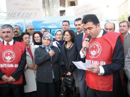 Kamu Sen Üyeleri Osmaniye'de De İş Bıraktı