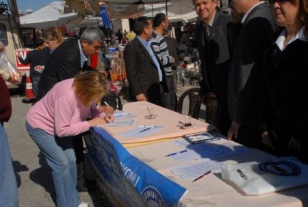 Kamuda kılık kıyafet özgürlüğü için imza topladılar