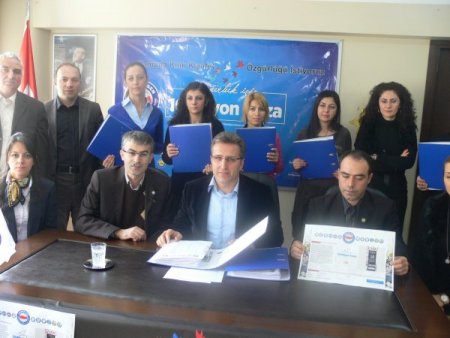 Kamuda kıyafet serbestliği için toplanan 10 milyon imza Ankara'ya gönderildi