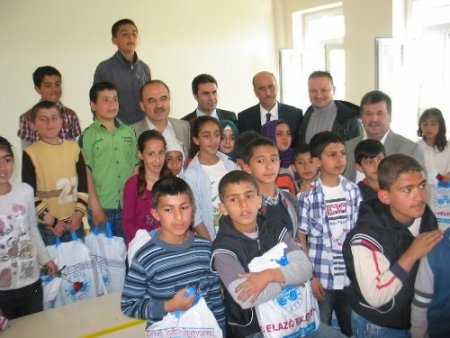 Kamuran Meral Gençlik Merkezi açıldı