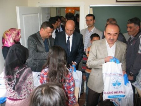 Kamuran Meral Gençlik Merkezi açıldı