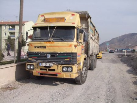 Kamyon Kasasına Yapılmış Bir Tankerde 20 Bin Litre Kaçak Mazot Çıktı