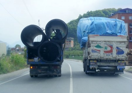 Kamyon Kasasındaki Tehlikeli Yolculuk