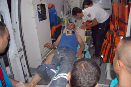 Kamyonet Uçuruma Yuvarlandı: 1 Ölü 1 Yaralı