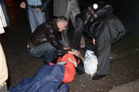 Kamyonetin çarptığı kadın yaralandı