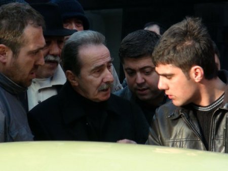 Kamyonetin Çarptığı Taksi İş Yerine Girdi: 1 Yaralı