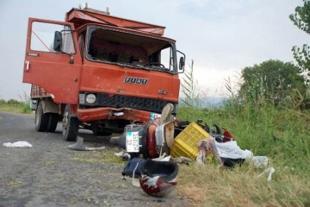 Kamyonetle Çarpışan Motosikletin Sürücüsü Öldü