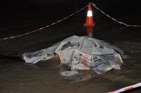 Kamyonun altında kalan genç kadın, feci şekilde can verdi