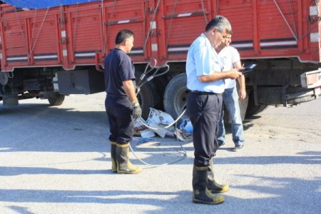 Kamyonun Lastikleri Arasında Kalan Bisikletli Hayatını Kaybetti