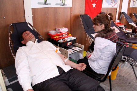 'Kan Verecek Kimse Yok Mu Kampanyası', Bağışçıları Bekliyor