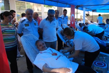 Kan Verme Kampanyasında, İlk Kanı Başkan Özgan Verdi