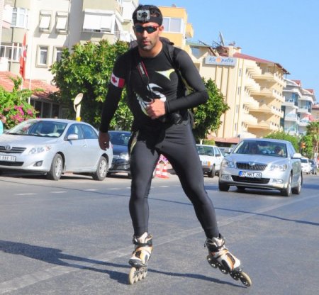 Kanadalı İbrahimzadeh, kanserli hastalar için patenle Türkiye’yi turluyor