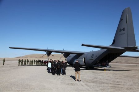 Kanada'nın Kutup Bölgesinde Uçak Düştü: 12 Ölü