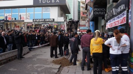 Kanalizasyon çalışması için girdiği yerde toprak altında kaldı (1)