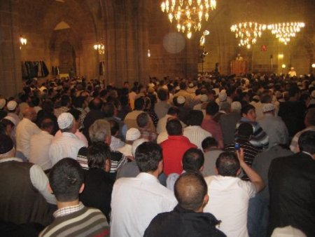 Kandil Gecesi Erzurum Ulu Cami Dolup Taştı
