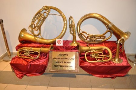 Kandil ışığında parça parça dikilen 90 yıllık Türk bayrağı