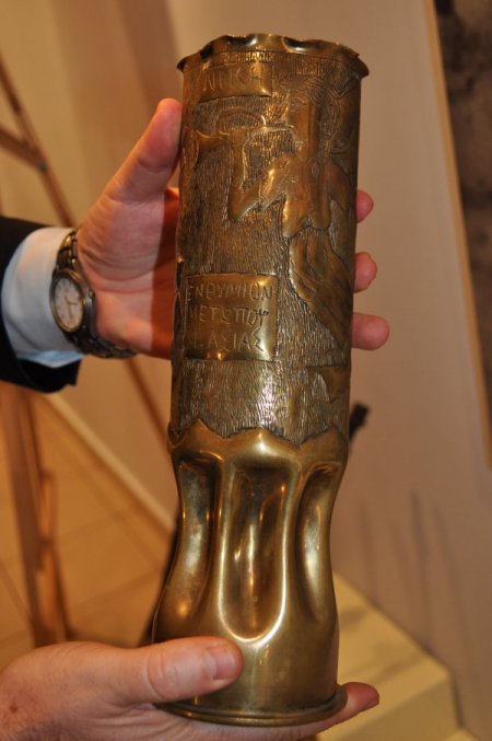 Kandil ışığında parça parça dikilen 90 yıllık Türk bayrağı