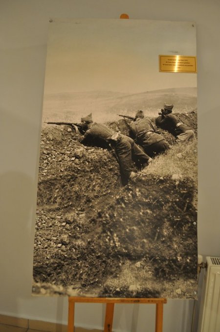 Kandil ışığında parça parça dikilen 90 yıllık Türk bayrağı