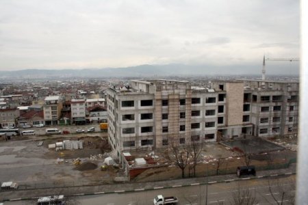 Kanser hastası yaşlı adam kendini inşaattan atmak istedi