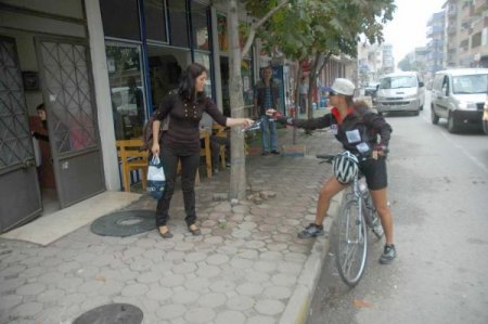 Kansere dikkat çekmek isteyen bisitletçiler Karasu'ya ulaştı