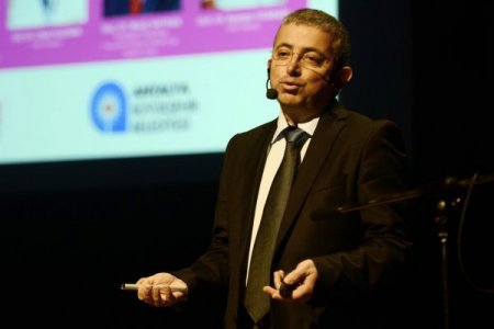 Kanseri yenip sahneye çıktılar