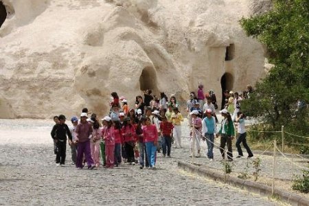 Kapadokya Turist Akınına Uğruyor