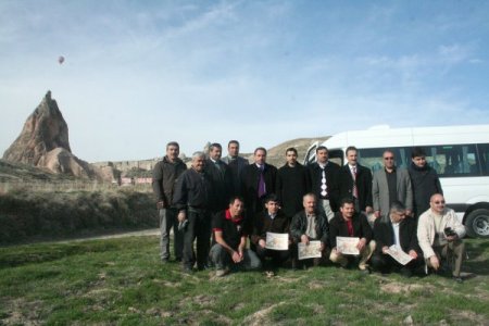 Kapadokya’da ‘kutlu Doğum’ Vesilesiyle Gökyüzünden İnsanlara Gül Attılar