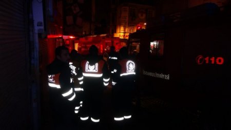 Kapalıçarşı'da yangın çıktı