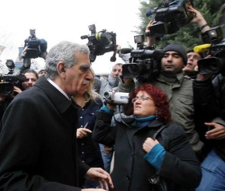 Kapatılan Dtp'nin Yasaklı Vekilleri İfadeye Gidecek