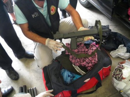 Kapıkule Gümrük Sahasında Operasyon: Çok Sayıda Silah Ve Mühimmat Ele Geçirildi