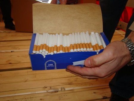 Kapıkule'de 5 milyon 300 bin adet filtreli sigara kağıdı ele geçirildi