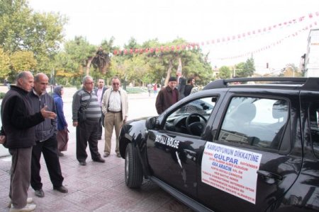 Kapısı boyalı aracı 'sıfır' diye satan bayiye müşterinin tepkisi sert oldu