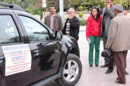 Kapısı boyalı aracı 'sıfır' diye satan bayiye müşterinin tepkisi sert oldu