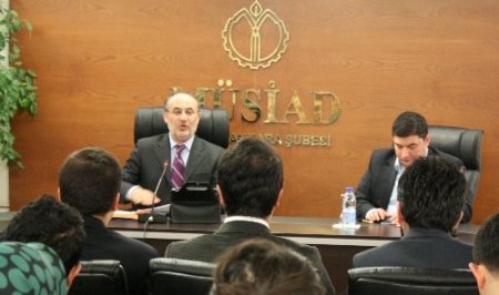 Kapusuz: Bize düşen gençlere ilerleyebilecekleri yollar açmak