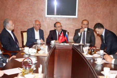 Kapusuz: Putin’in Partisi Duma Seçimlerinde Yüzde 55-60 Oy Alır