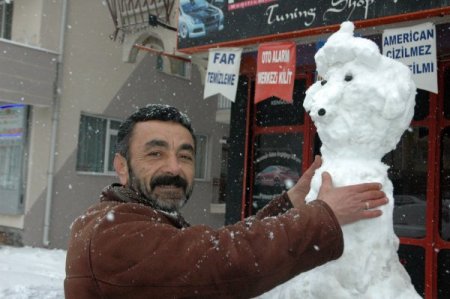 Kar, Ankara-kayseri Karayolu'nda Ulaşımı Aksatıyor