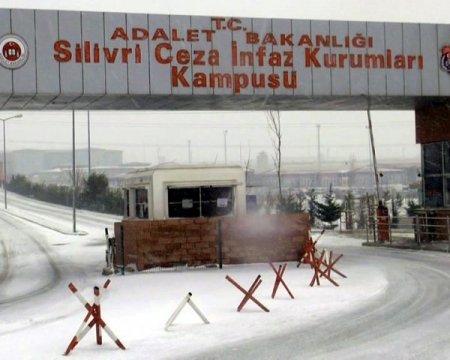 Kar, Silivri Cezaevi'ne Beyaza Bürüdü