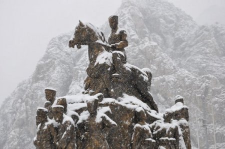Kar, tarihi şehzadeler şehri Amasya’yı beyaza bürüdü