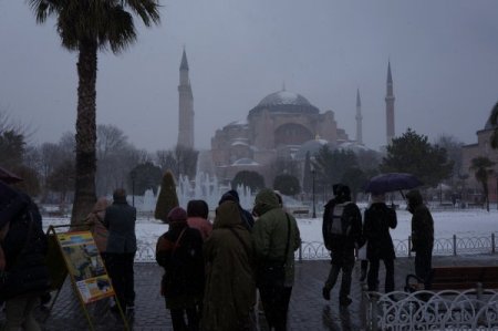 Kar, Tarihi Yarımada’yı gelin gibi süsledi