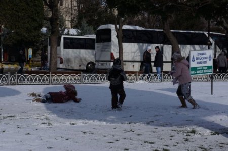 Kar, Tarihi Yarımada’yı gelin gibi süsledi