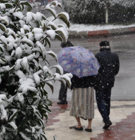 Kar Edirne'den giriş yaptı