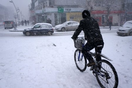 Kar Erzurum'a geri döndü
