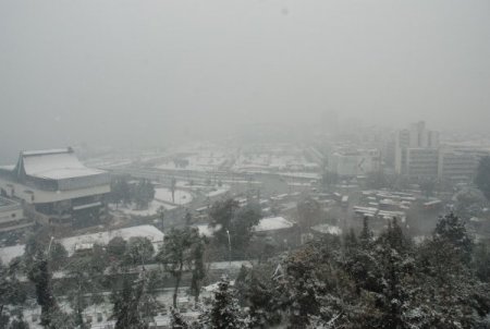 Kar İzmir'i Beyaza Bürüdü