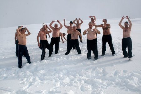 Kar Kaplanları yılın son kar banyosunu yaptı