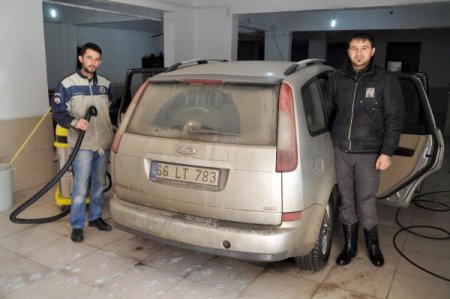Kar Ve Soğuk Olmaması Oto Yıkamacıların Yüzünü Güldürdü