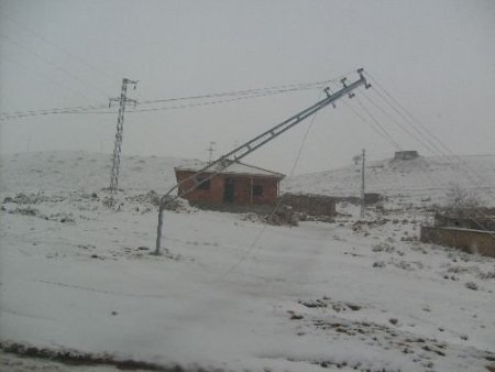 Kar Ve Tipi Yozgat'ta Köyleri Elektriksiz Bıraktı