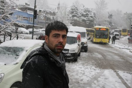 Kar yağdı, vatandaş yolda kaldı